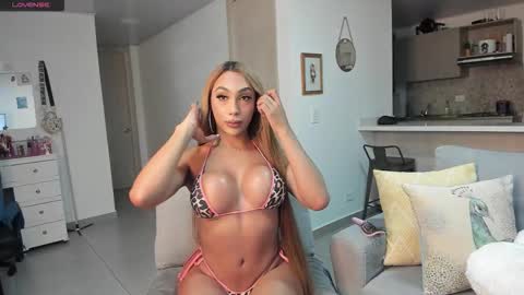 Snapshot of julessy_bonny chatting on 01.15.26 julessy online show from 01.15.26