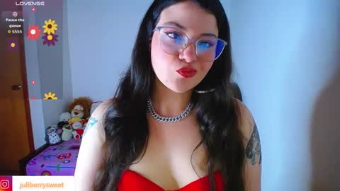 Juliana online show from 10.10.25