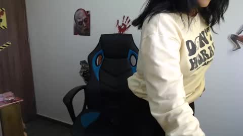 Snapshot of juli_love11 chatting on 01.04.25 JULIETA online show from 01.04.25