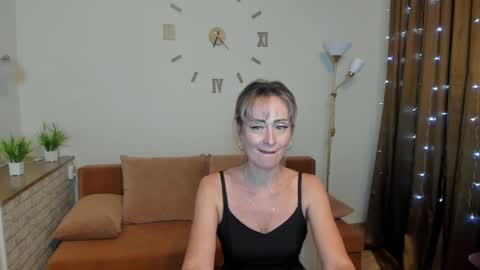 julia__cherry_ online show from 12.24.24