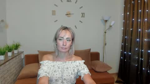 julia__cherry_ online show from 01.07.25