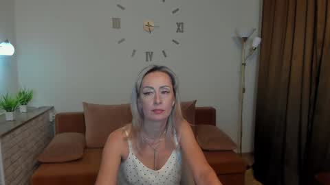 julia__cherry_ online show from 02.01.25