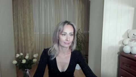 julia__cherry_ online show from 02.12.25