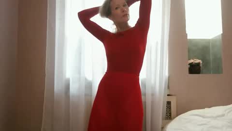 julia_giulia online show from 03.11.25