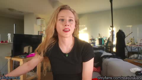 Julia Jane online show from 05.06.26