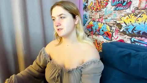 Julia Jips online show from 10.16.25