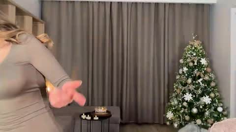 Julia R Le online show from 01.13.26