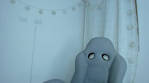 julia_strauns online show from 02.09.25