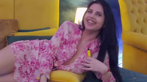 Snapshot of juliaharveyy chatting on 03.07.25 Julia online show from 03.07.25