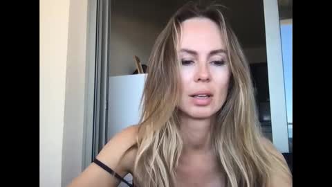 julialemilf online show from 05.20.26