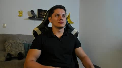 julian_wallace online show from 10.27.25