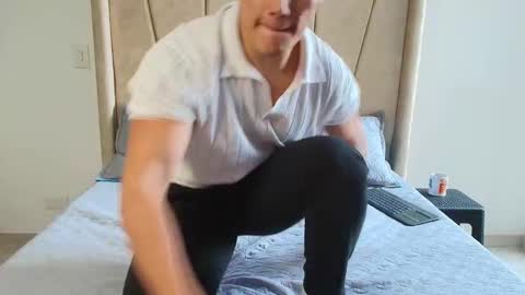 julian_wallace online show from 02.19.26