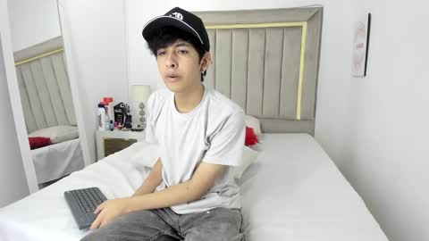 Julian online show from 01.05.26