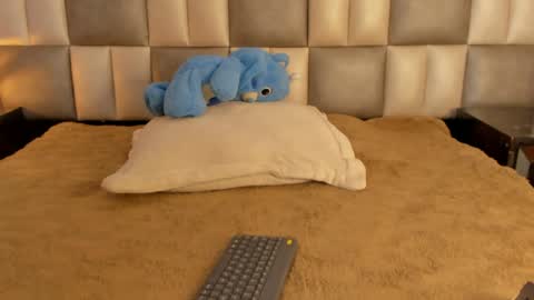 juliana_js_ online show from 01.30.25