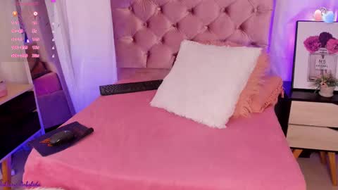 Juli online show from 02.12.25