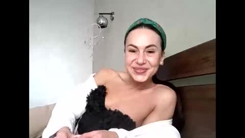 julianagold1 online show from 03.28.26