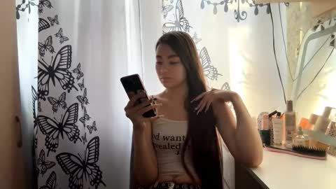 Snapshot of julianeaukamp chatting on 02.06.26 Viola online show from 02.06.26