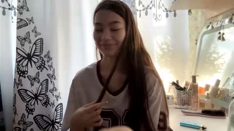 Snapshot of julianeaukamp chatting on 02.11.26 Viola online show from 02.11.26