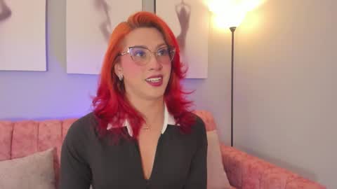 Snapshot of julianna_saenz chatting on 09.18.25 Juliana online show from 09.18.25