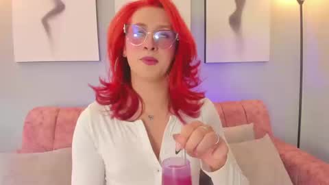 Snapshot of julianna_saenz chatting on 09.22.25 Juliana online show from 09.22.25