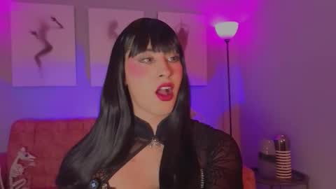 Snapshot of julianna_saenz chatting on 10.27.25 Juliana online show from 10.27.25