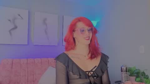 Snapshot of julianna_saenz chatting on 11.11.25 Juliana online show from 11.11.25