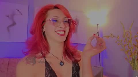 Snapshot of julianna_saenz chatting on 12.02.25 Juliana online show from 12.02.25