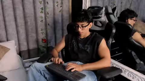 Julian online show from 07.10.26