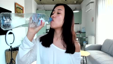 julia online show from 01.24.25