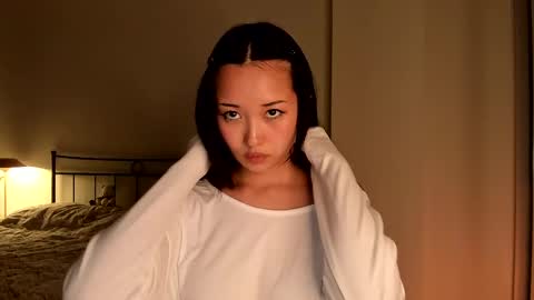julia online show from 02.20.25