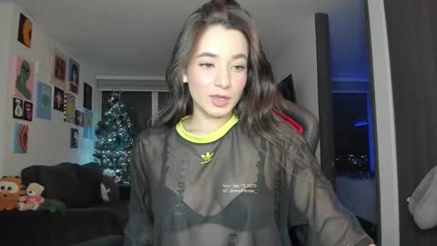 Jeimy Help me to reach 100 thumbs up online show from 12.16.25