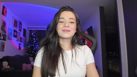 Snapshot of julidavila chatting on 01.13.26 Jeimy Help me to reach 100 thumbs up online show from 01.13.26