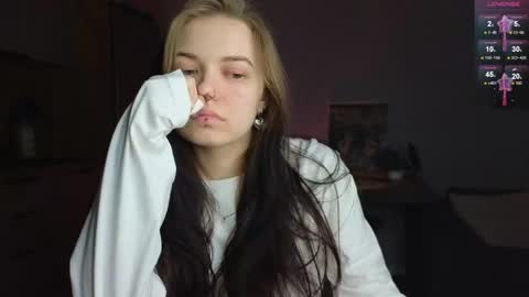 Snapshot of julidropp chatting on 01.29.25 julidropp online show from 01.29.25