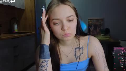 Snapshot of julidropp chatting on 03.03.25 julidropp online show from 03.03.25