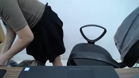 julie9x online show from 11.17.25