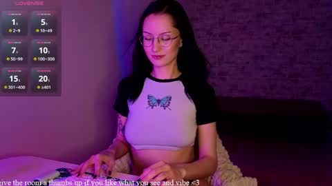 Snapshot of julie__rayls chatting on 06.04.26 see u next time 1700 UTC 0 3 online show from 06.04.26