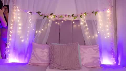 Juliet Bennet online show from 02.05.26