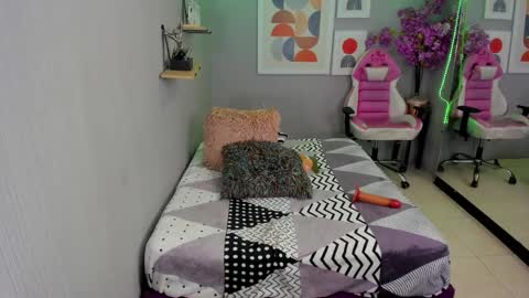 julie coper online show from 12.10.24