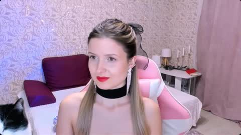 Julie online show from 12.07.24