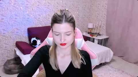 Julie online show from 01.10.25