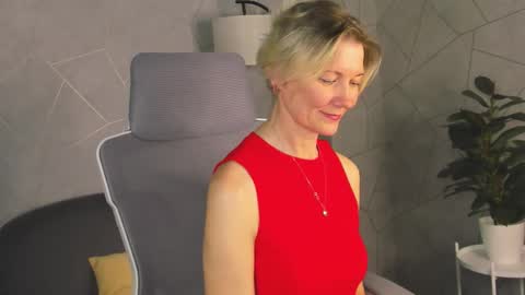 Julie Lucasss online show from 03.17.26