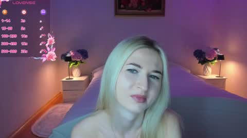 Snapshot of julieblazex chatting on 06.17.26 julieblazex online show from 06.17.26