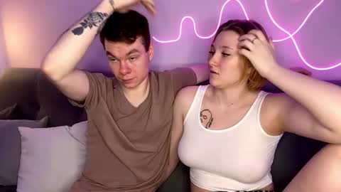 Julie and Thomas online show from 10.11.25