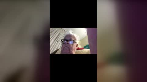 Snapshot of juliendad chatting on 02.28.26 juliendad online show from 02.28.26