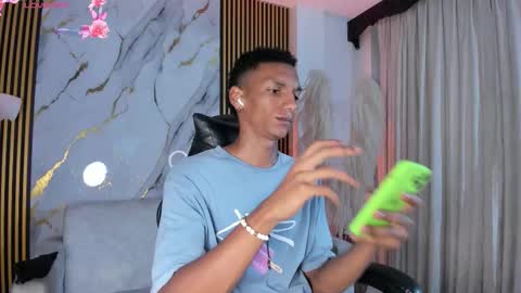 Julien online show from 02.06.26