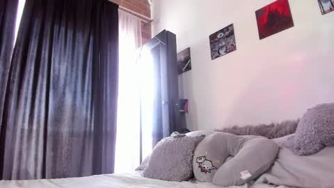 Snapshot of juliet_sourire chatting on 02.07.25 juliet_sourire online show from 02.07.25