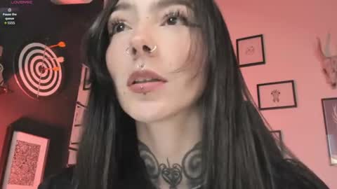 Snapshot of juliet_sourire chatting on 06.25.26 juliet_sourire online show from 06.25.26