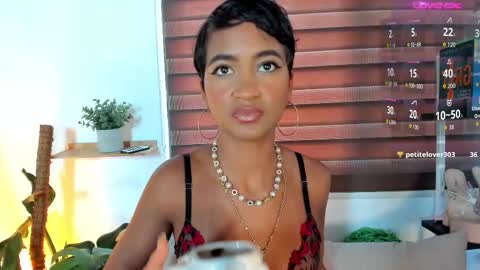 Juli online show from 11.21.25