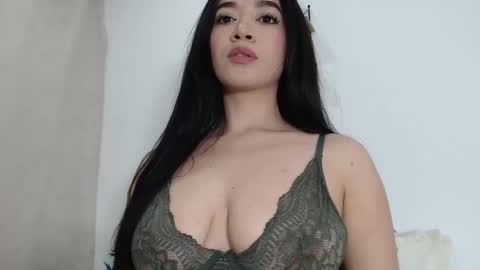 julieta_g online show from 01.21.25