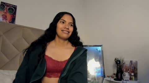 Snapshot of julieta_parker7 chatting on 04.11.26 Julieta online show from 04.11.26